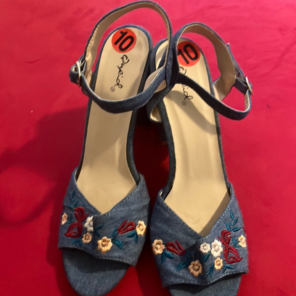 Denim embroidered sandals - Picture 3 of 9